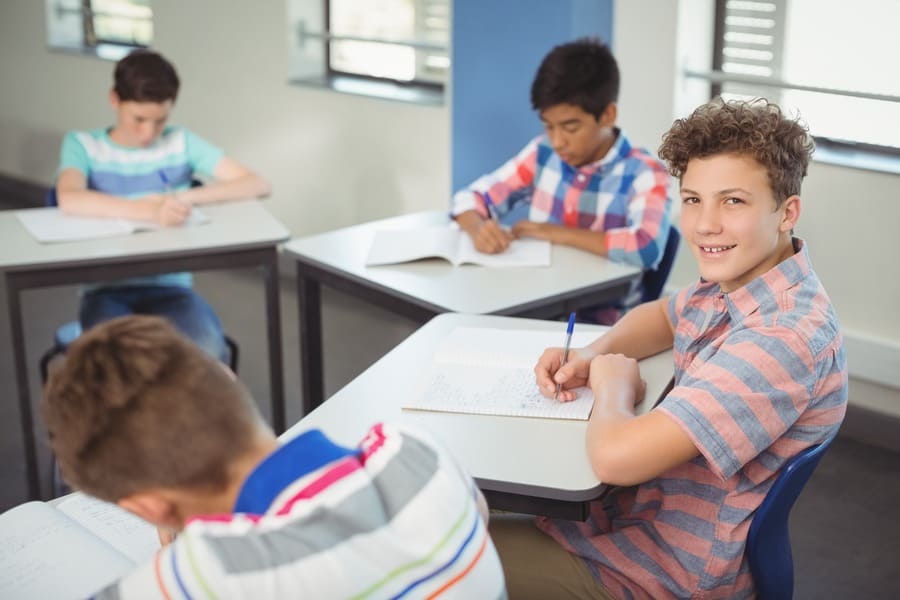 Niños en clase